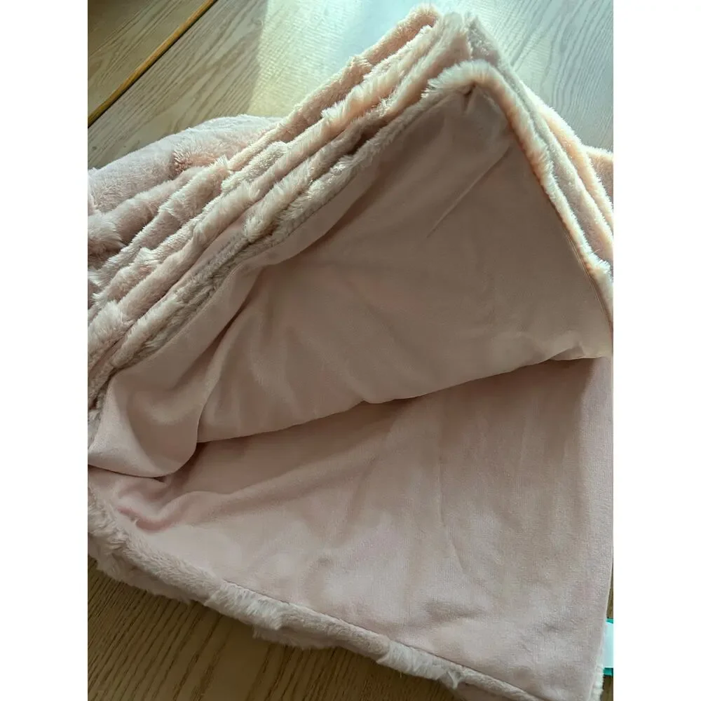 New Pillowfort Plush Minky Fleece Throw Blanket Light Pink size 50”x60”